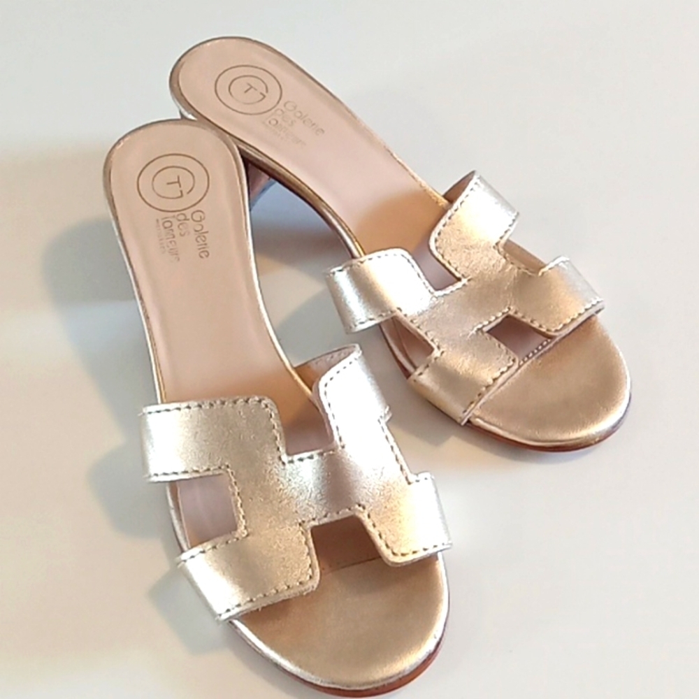 GOLD leather  vintage sandals